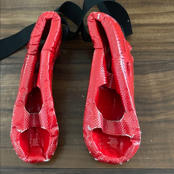 CMS brand  Set of red martial arts protective gear:foot pads and shin guards - Picture 5 of 7